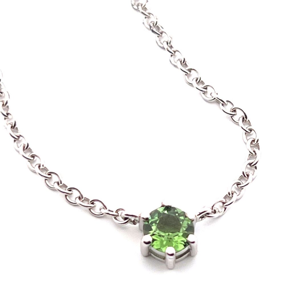 Grön turmalin fast Grön turmalin fast