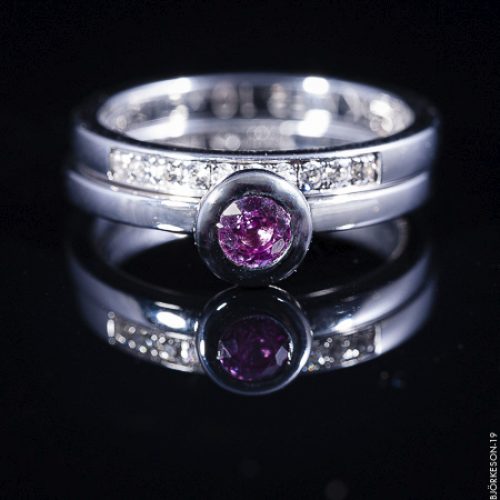 Rosa safir och briljanter